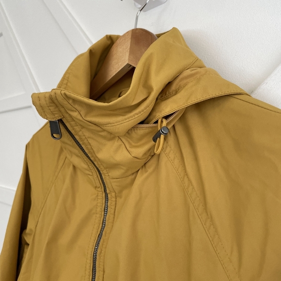 ARITZIA The Group Babaton Raindrop Anorak - Cario Gold Sz XS - Picture 4 of 7